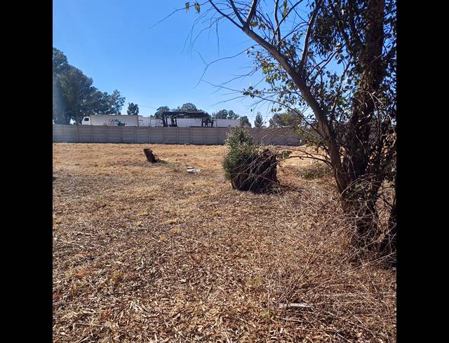 4,047M² VACANT LAND FOR SALE IN HIGHBURY